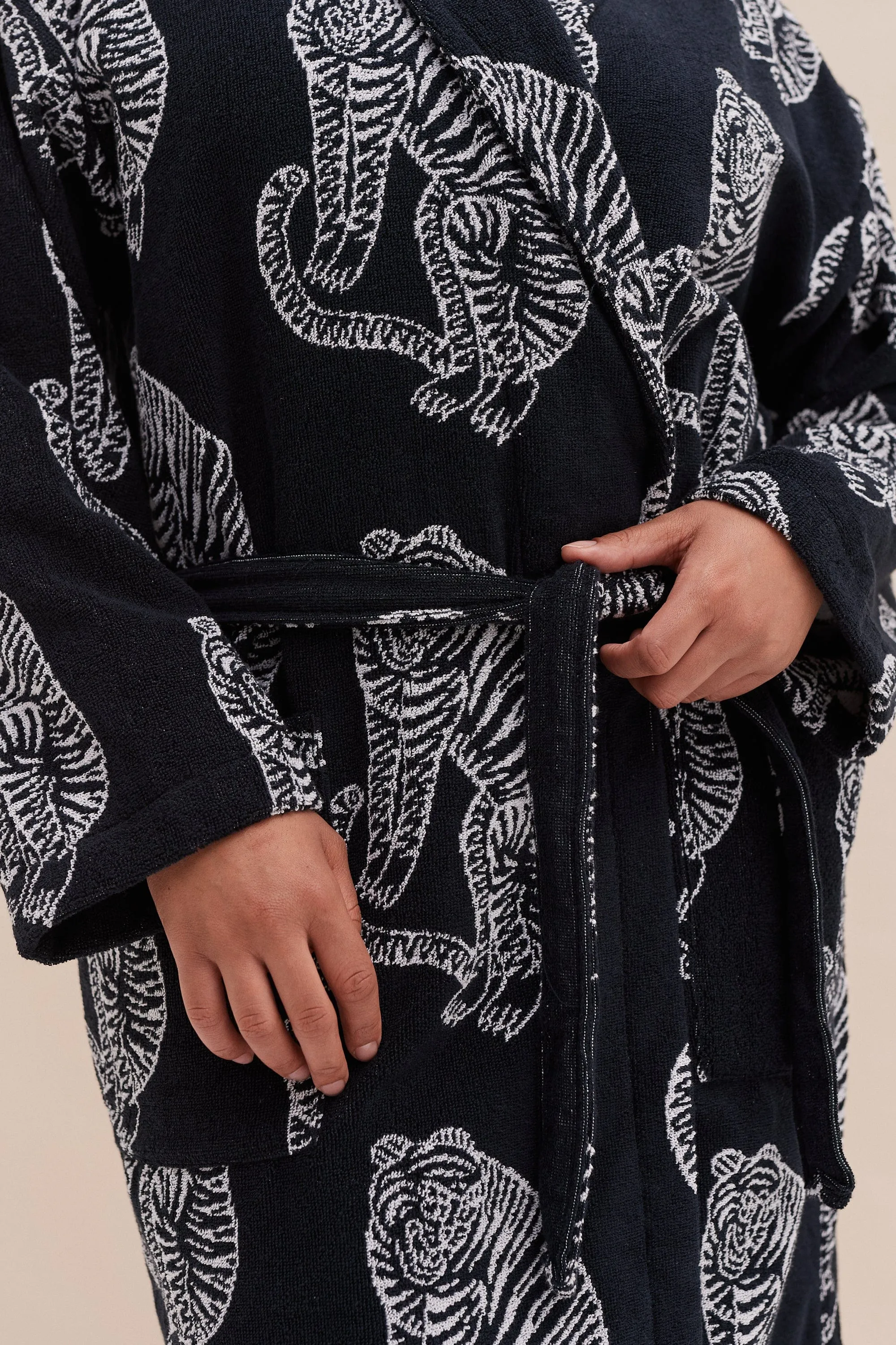 Unisex Towel Robe Sansindo Print Black Cream