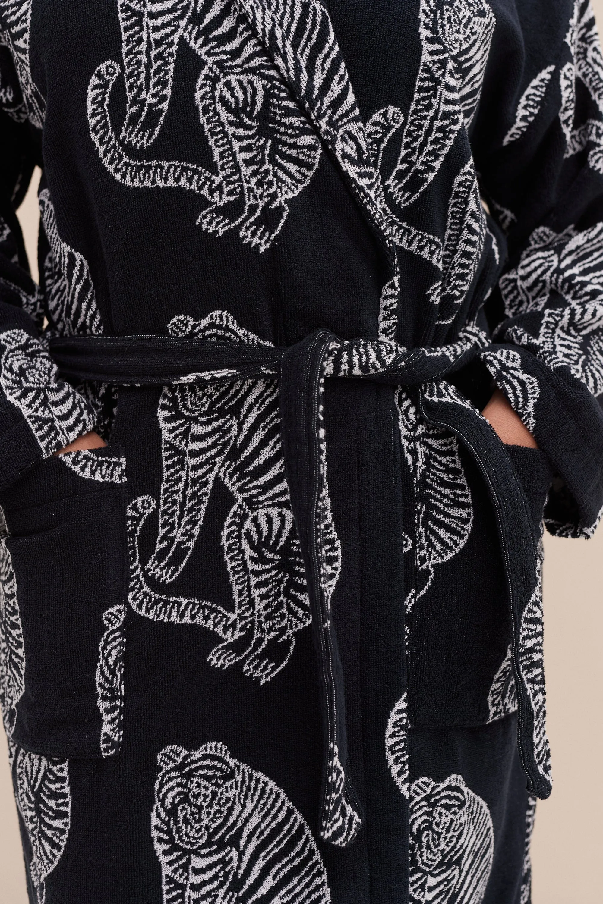 Unisex Towel Robe Sansindo Print Black Cream