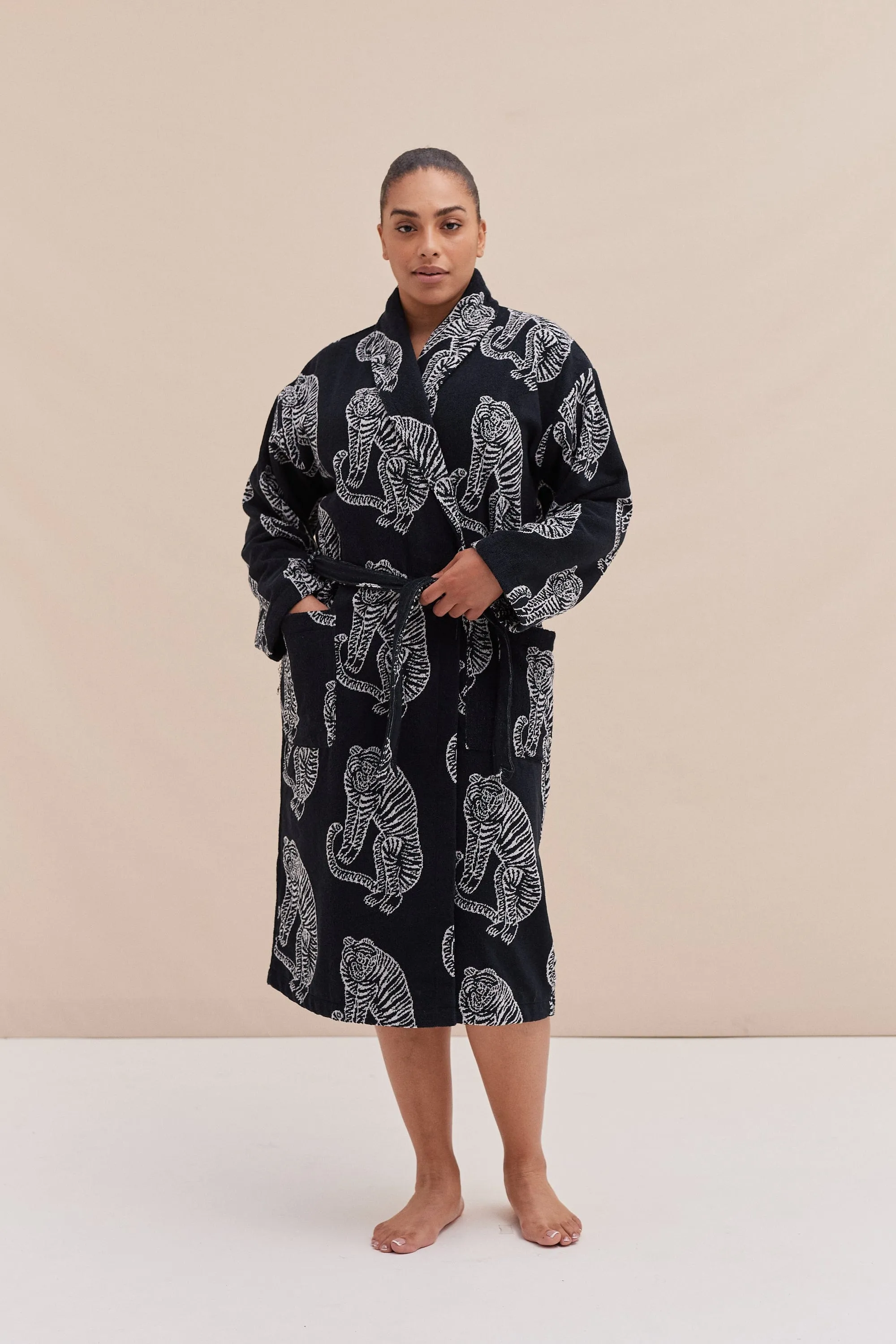 Unisex Towel Robe Sansindo Print Black Cream